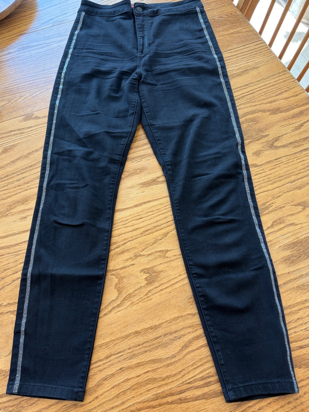 Guess Skinny Jeans, high wasted-with fabulous bling down the side